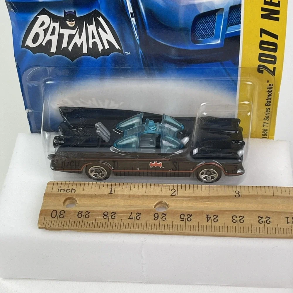 Hot Wheels 1966 TV Series Batmobile 2007 New Models 1:64 Diecast‎ Car